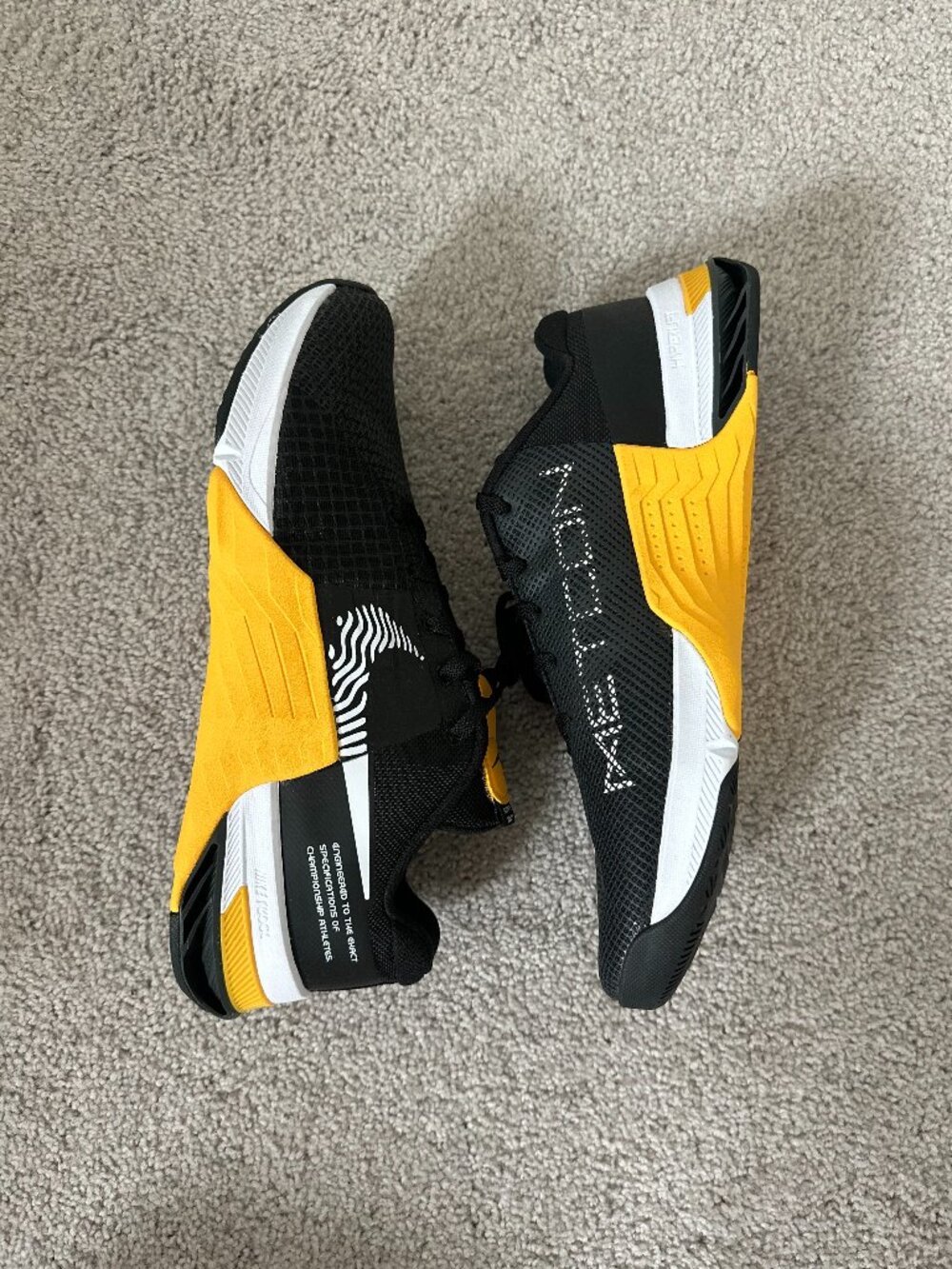 Men's Nike Metcon 8 University Gold